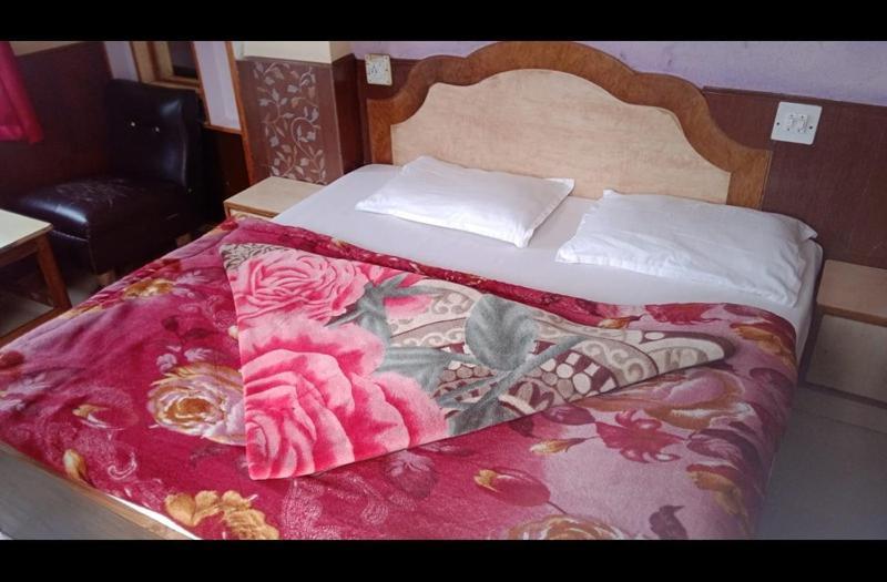 Hotel Harbans Shimla Esterno foto