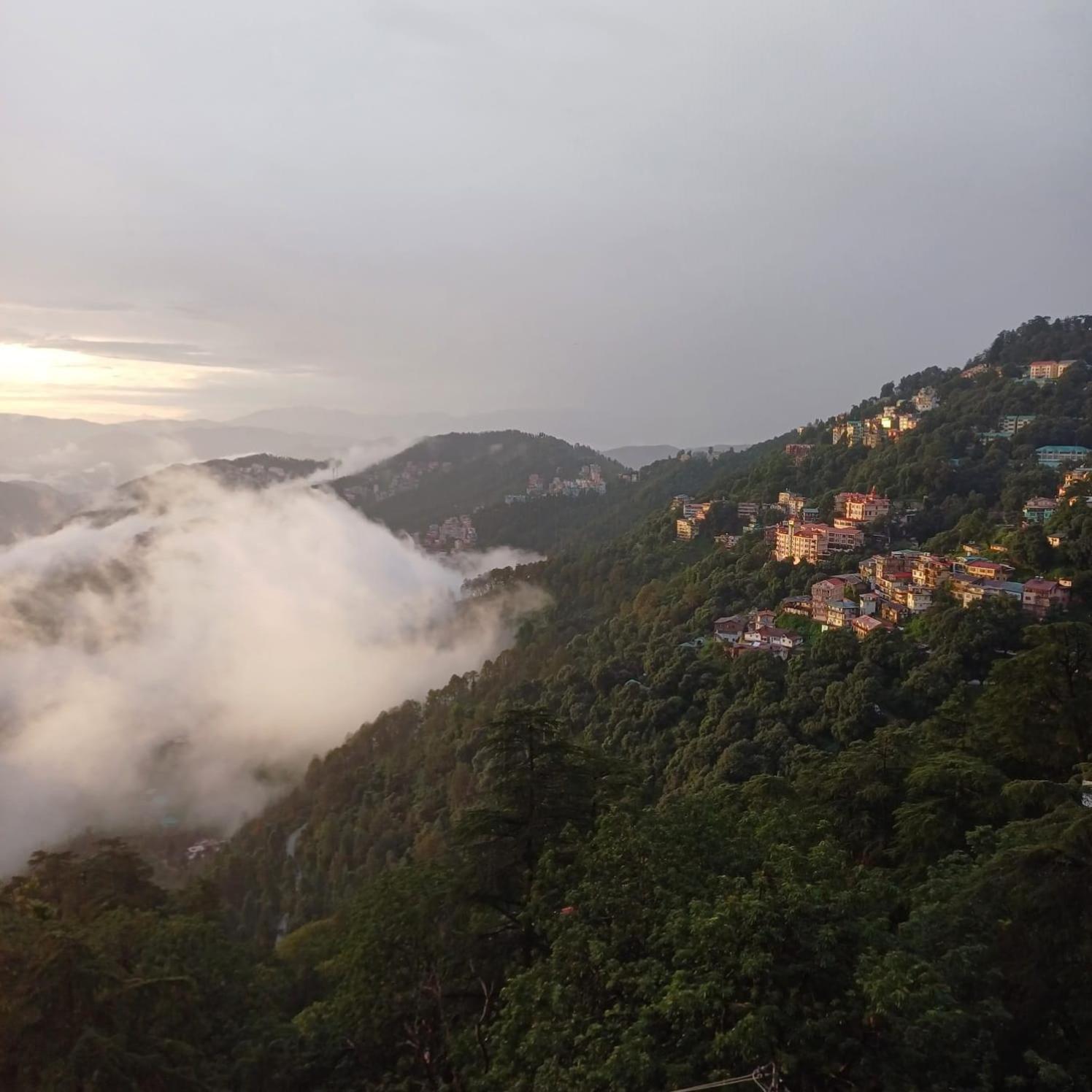 Hotel Harbans Shimla Esterno foto